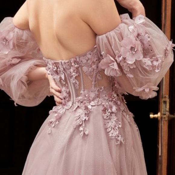 MAUVE LAYERED TULLE Formal evening gown WITH Detacable SLEEVES, floral design - Picture 6 of 7
